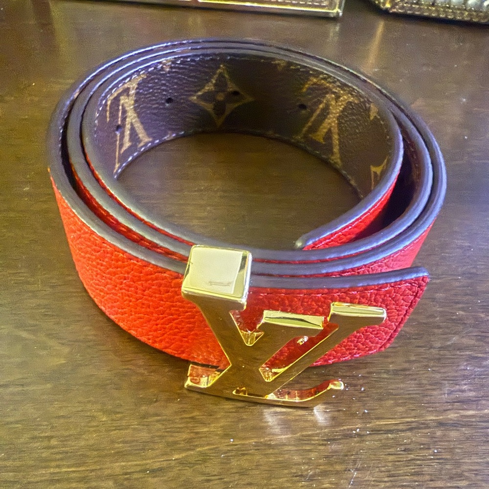 LV Initiales 30mm Reversible Belt. (Red)